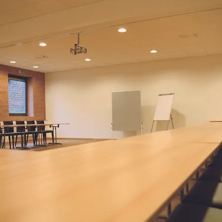 Hotel Alcatraz Am Japanischen Garten 2*