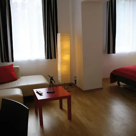 Alcatraz Am Japanischen Garten Hotel 2*