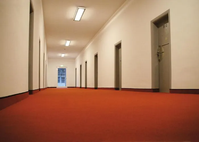 Hotel Alcatraz Am Japanischen Garten